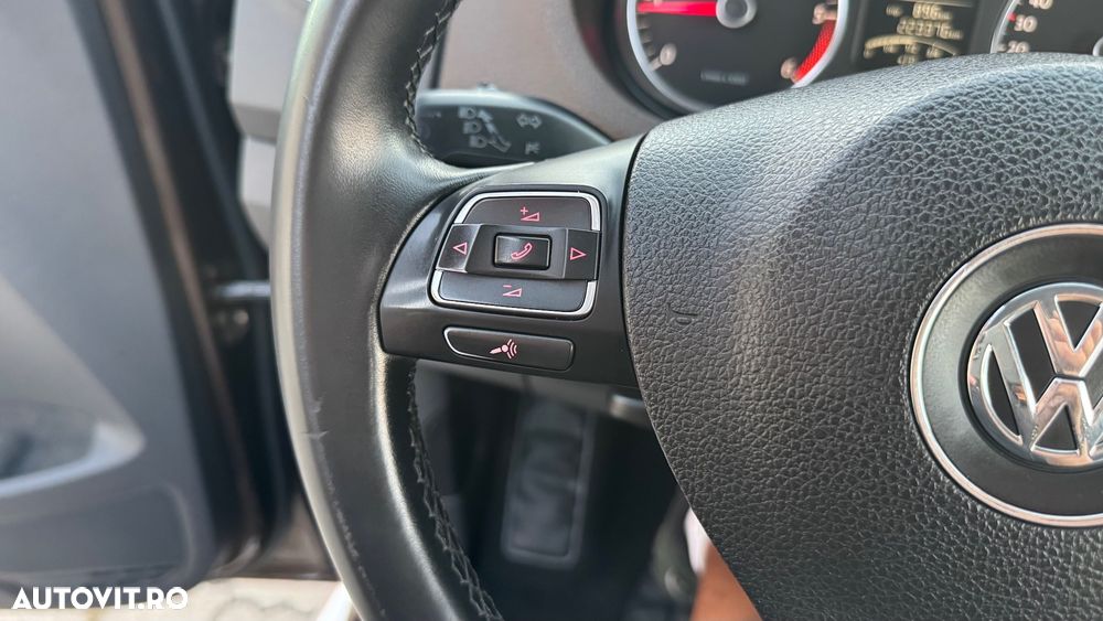 Volkswagen Amarok - 12
