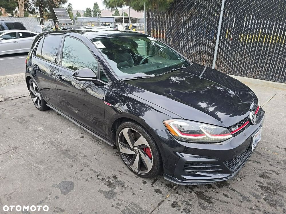 Volkswagen Golf - 3