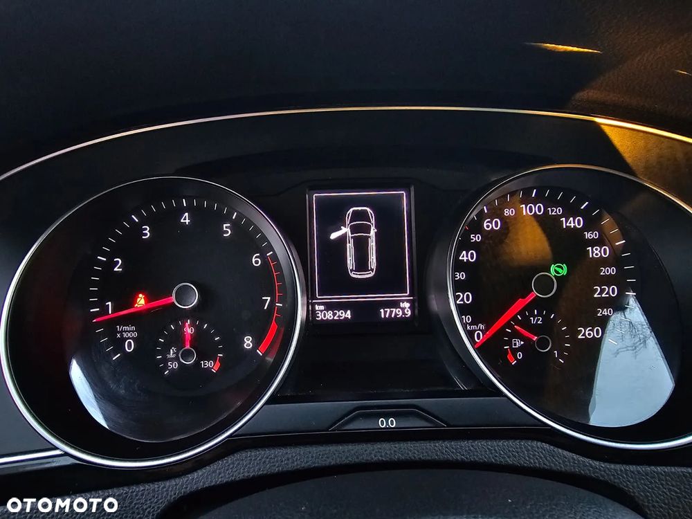 Volkswagen Passat 1.8 TSI (BlueMotion Technology) DSG Comfortline - 11