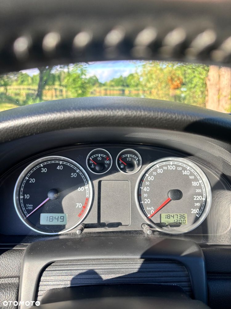 Volkswagen Passat 1.6 Trendline - 13