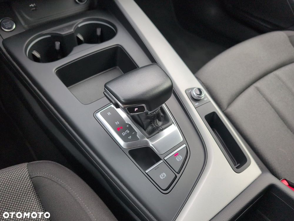 Audi A4 Limousine 35 TFSI mHEV Advanced S tronic - 29