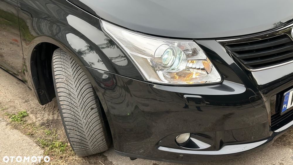 Toyota Avensis 1.8 Sol - 11