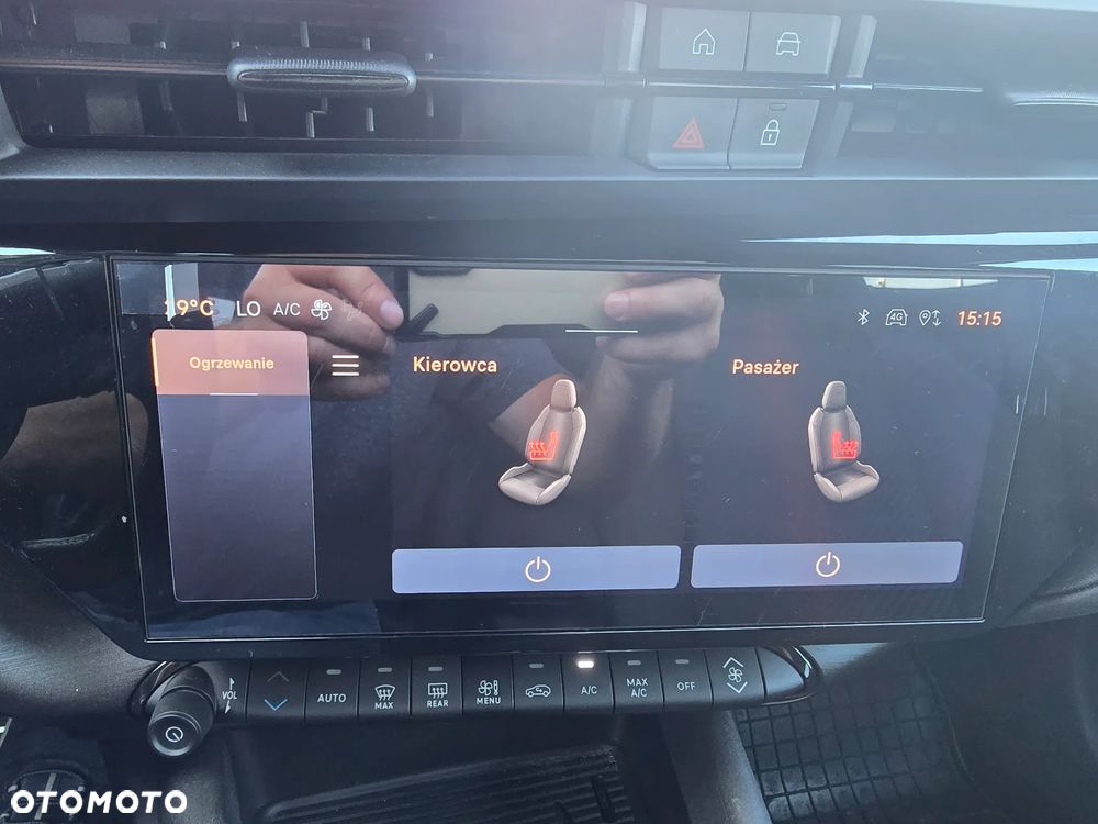 Alfa Romeo Junior 1.2 mHEV Ibrida eDCT - 24