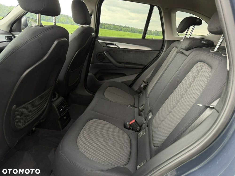BMW X1 xDrive20i Advantage - 8
