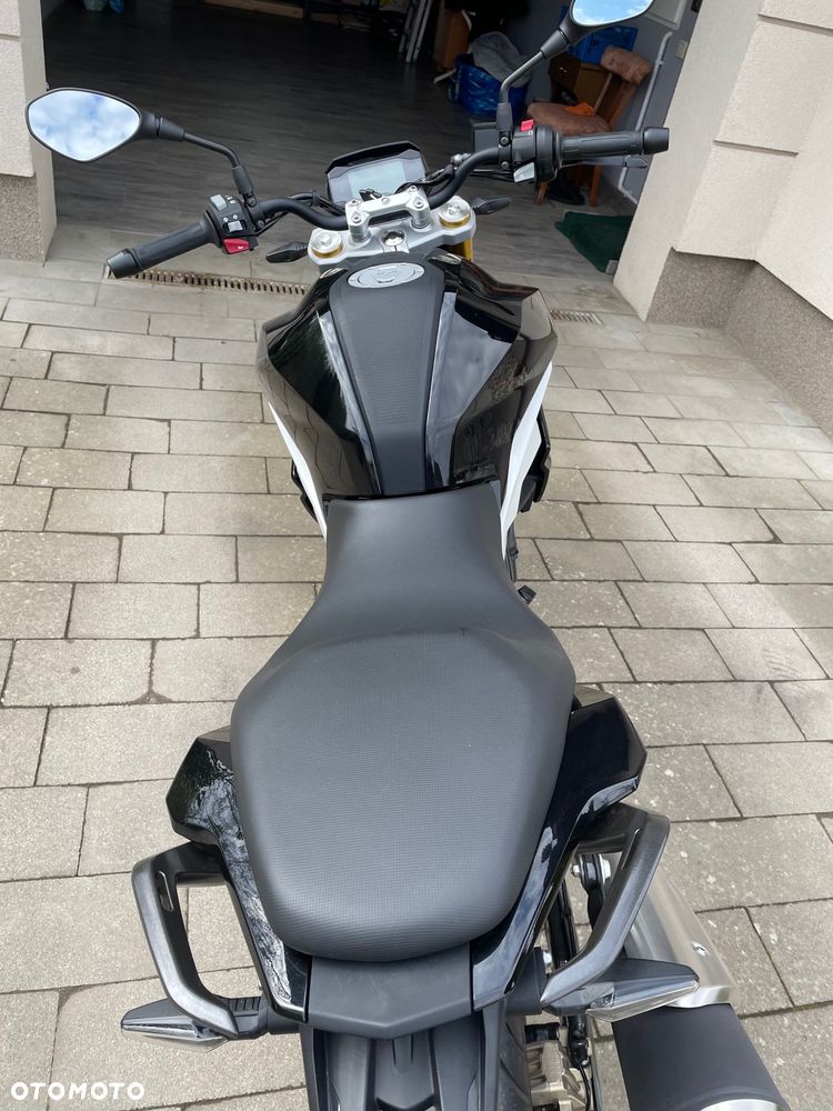 BMW G - 11