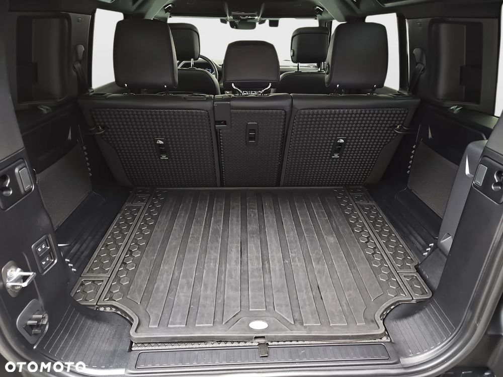 Land Rover Defender 3.0 D300 mHEV X-Dynamic HSE - 26