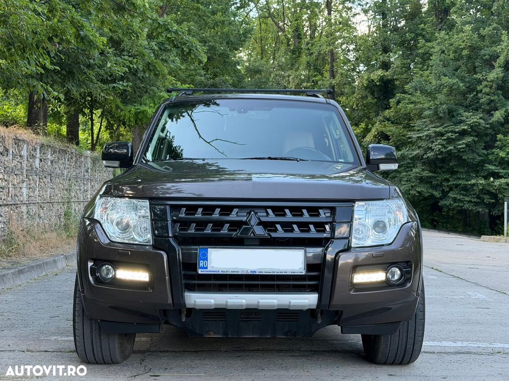 Mitsubishi Pajero - 25