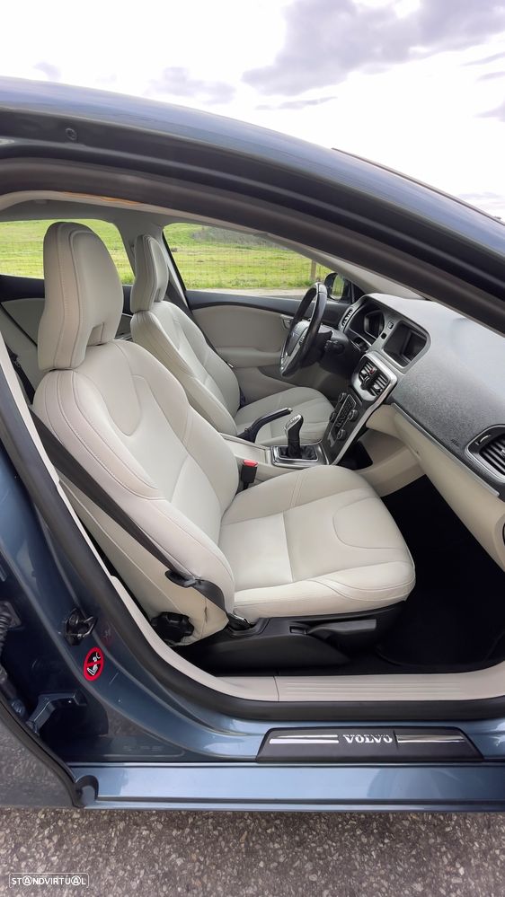 Volvo V40 D2 Kinetic - 16