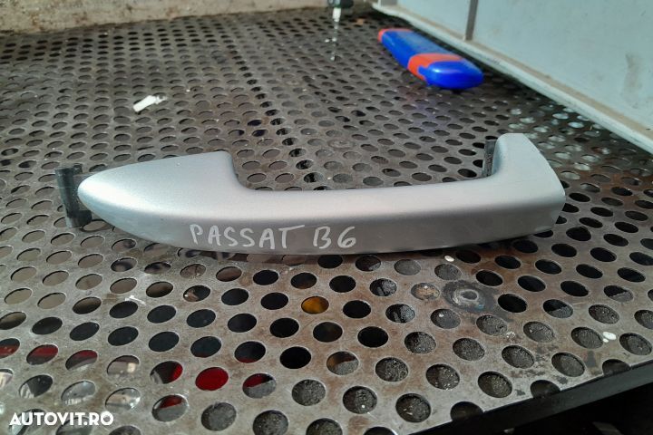 Maner deschidere din exterior usa fata dreapta Volkswagen VW Passat B - 1