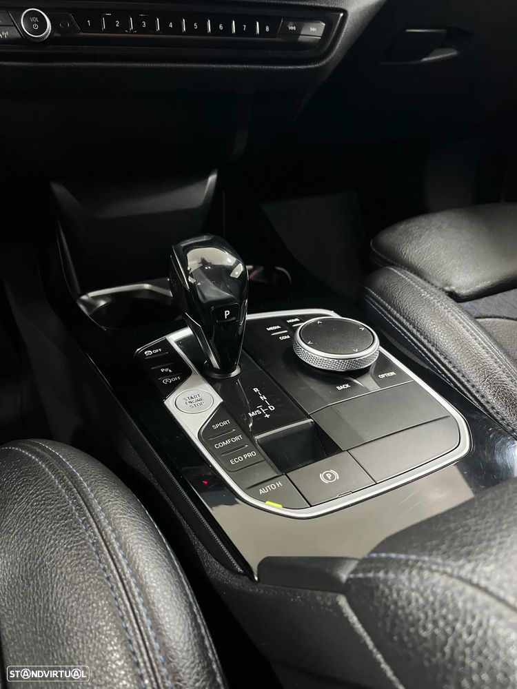 BMW 116 d Pack Desportivo M Auto - 10