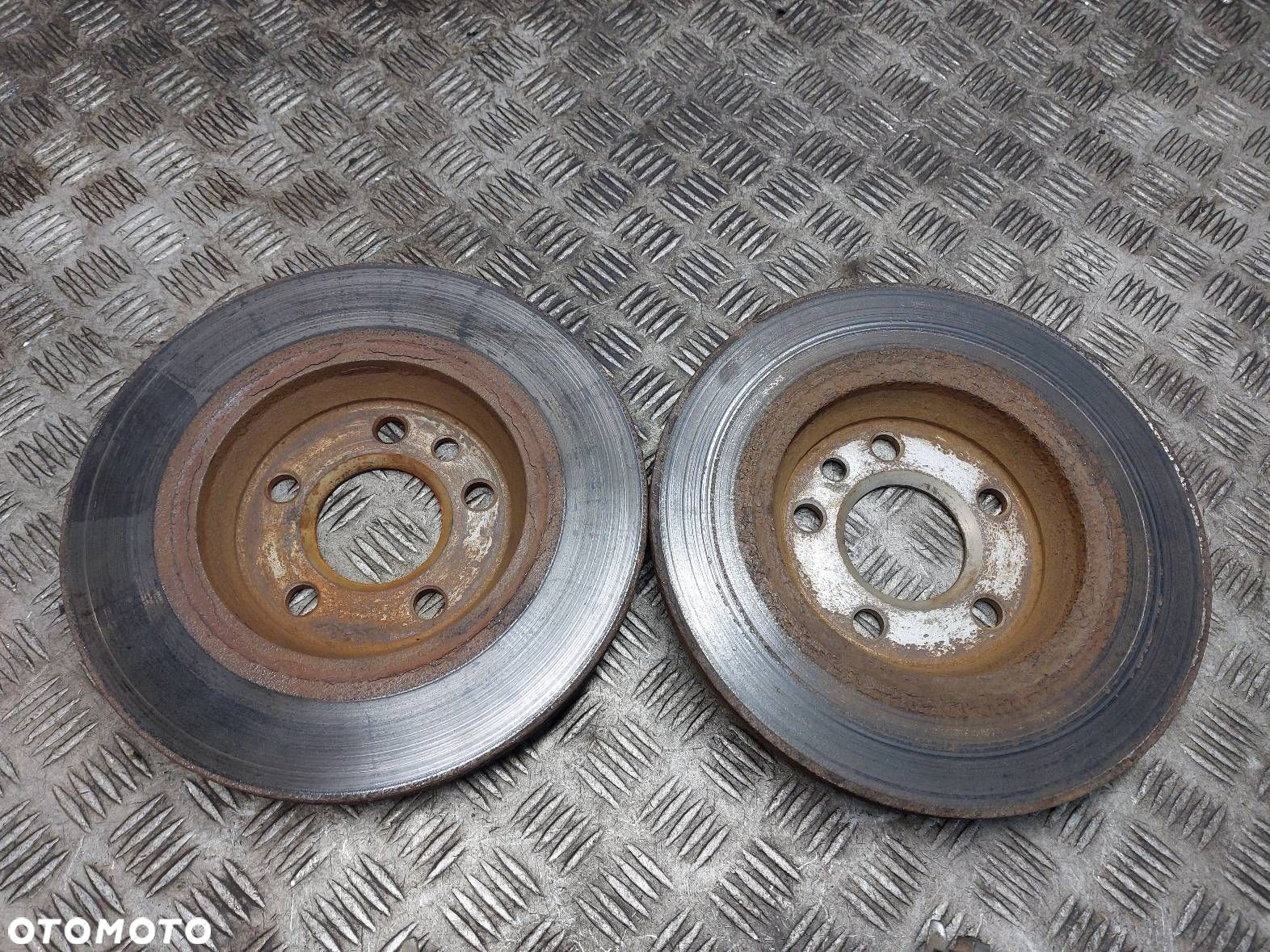 TARCZE HAMULCOWE TYŁ + KLOCKI + ZACISKI FORD GALAXY MK1 LIFT 2.8 VR6 - 4