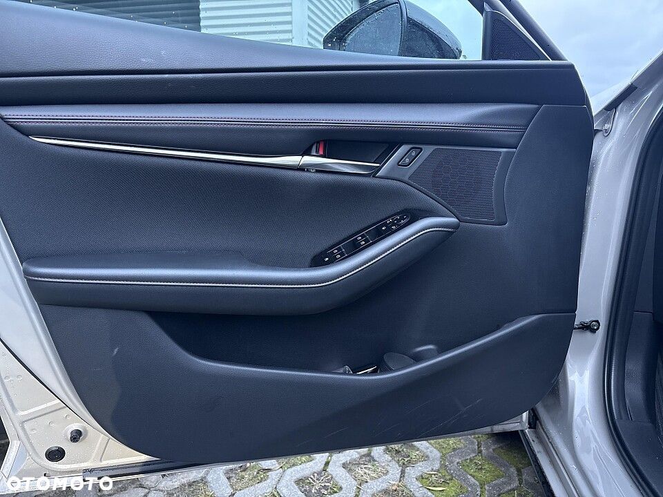 Mazda 3 e-SKYACTIV-X 186 M HYBRID HOMURA - 8