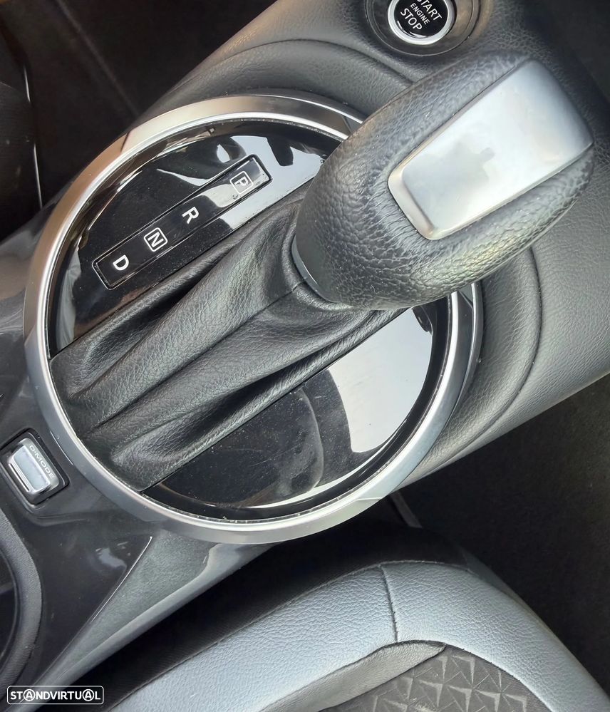 Nissan Juke 1.0 DIG-T N-Connecta DCT - 2