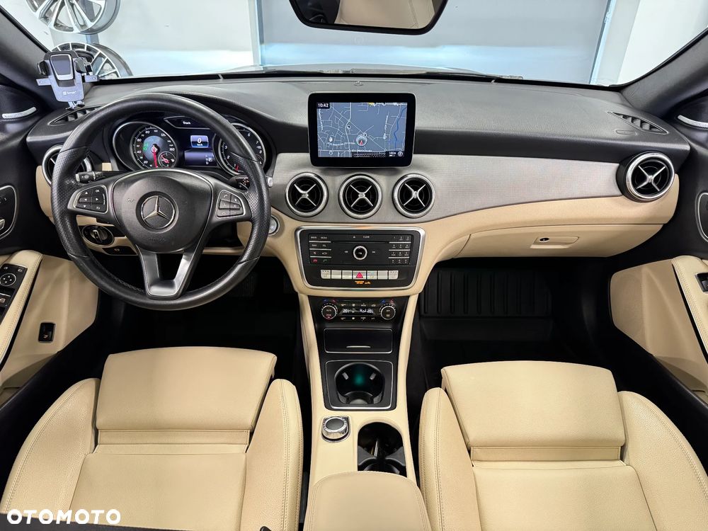 Mercedes-Benz CLA 250 7G-DCT UrbanStyle Edition - 3