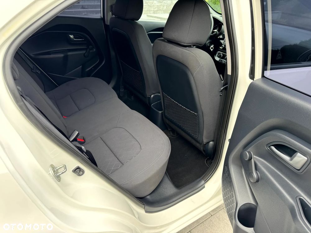 Kia Rio - 12