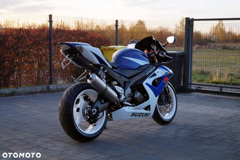 Suzuki GSX-R - 10