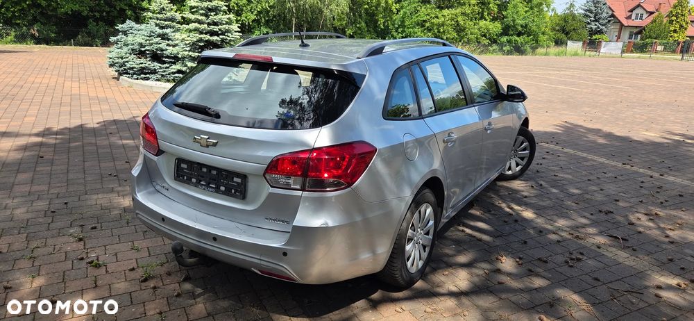 Chevrolet Cruze 1.6 LS - 3