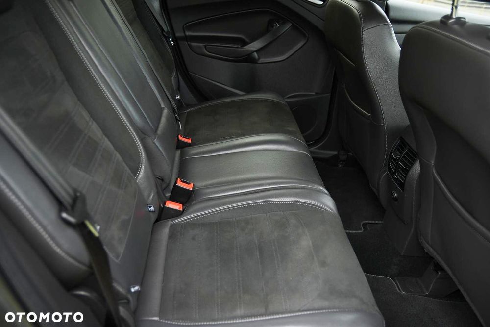 Ford Kuga 2.0 TDCi FWD ST-Line - 23