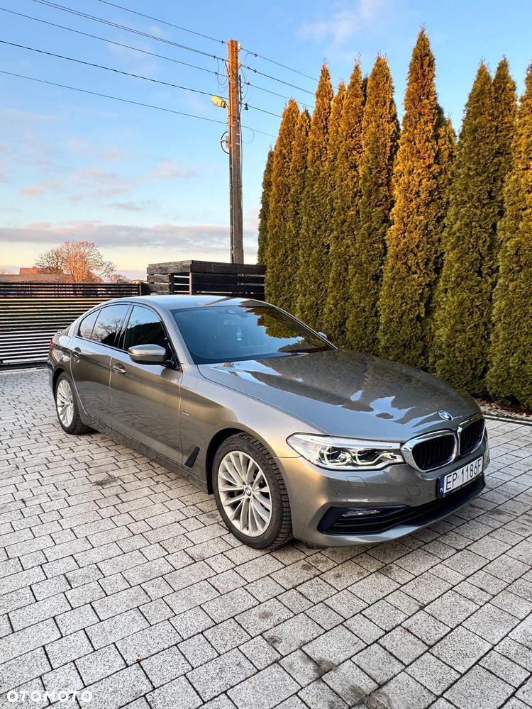 BMW Seria 5 530d Sport Line - 9