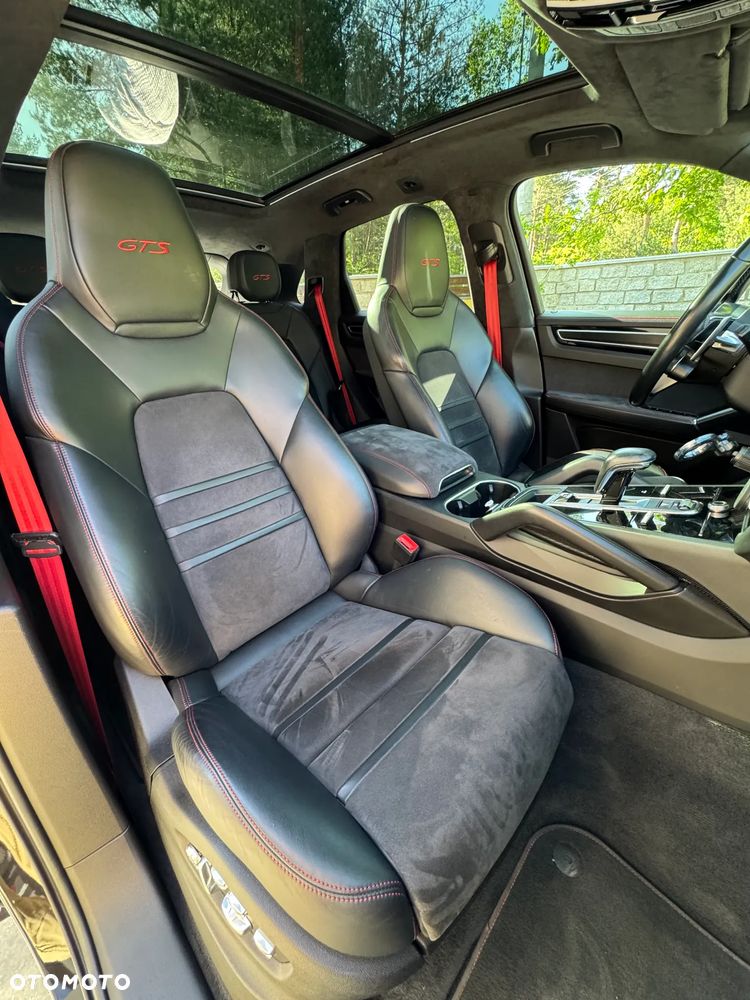 Porsche Cayenne GTS - 11