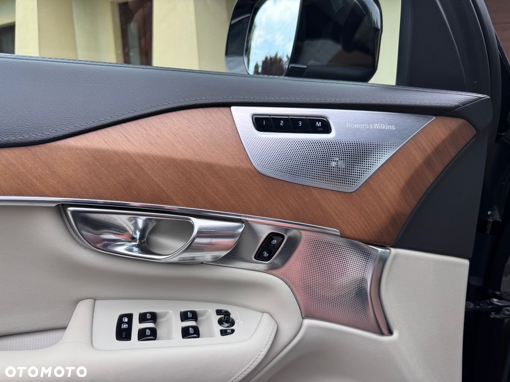 Volvo XC 90 - 25