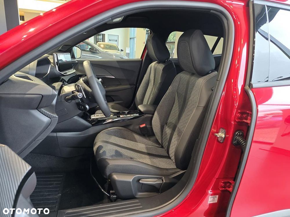 Peugeot 2008 PureTech mHEV Allure e-DCS6 - 12