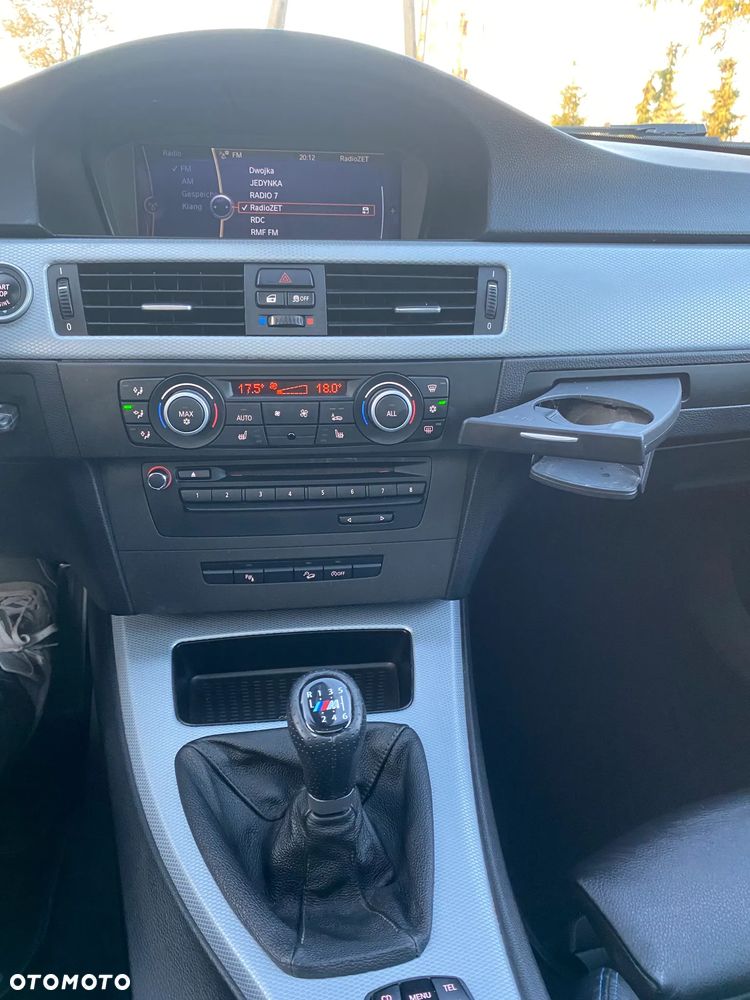 BMW Seria 3 320d DPF Blue Performance Edition Exclusive - 27