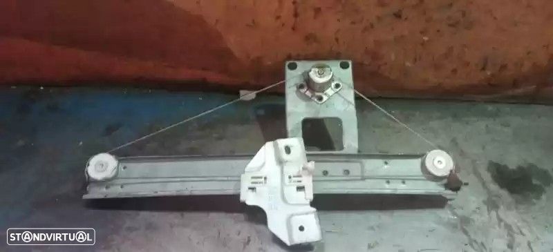 ELEVADOR DE VIDRO TRASEIRO DIREITO DACIA SANDERO 2011 -8200733830 - 3