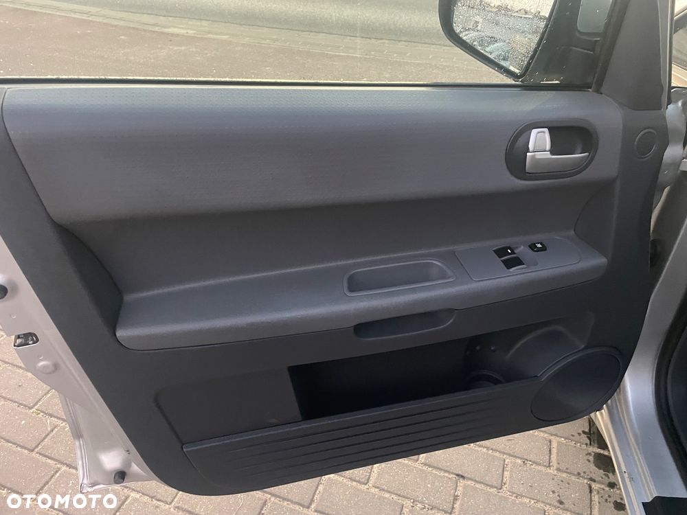 Mitsubishi Colt - 14