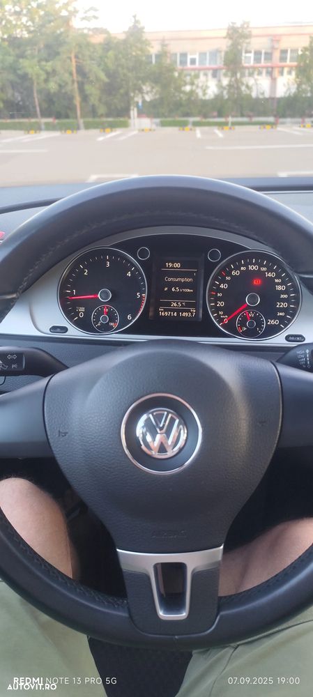 Volkswagen Passat 1.6 TDI BlueMotion Technology Highline - 9