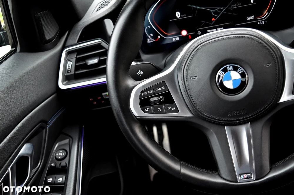 BMW Seria 3 318d M Sport Shadow - 34