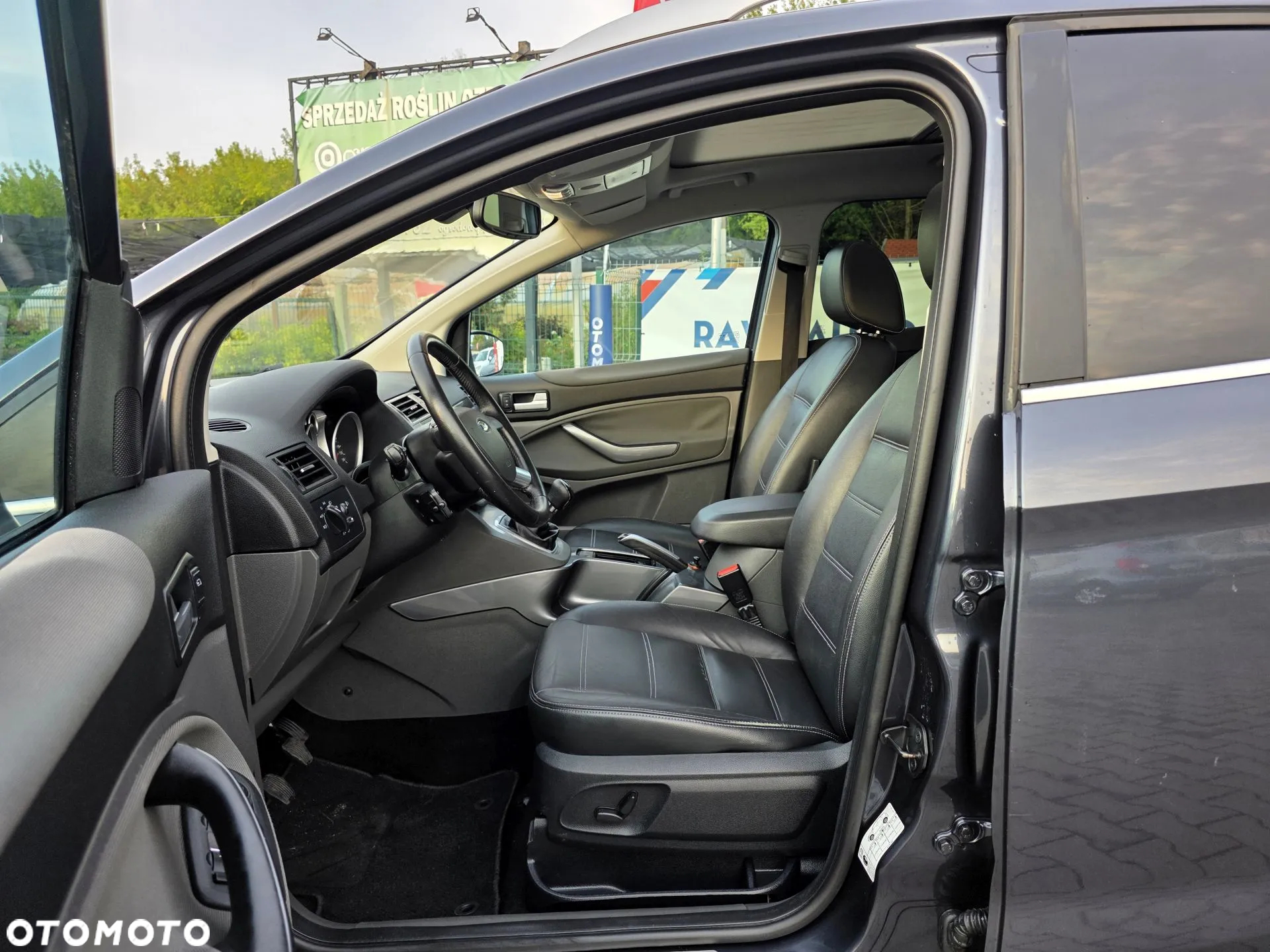 Ford Kuga 2.0 TDCi 2x4 Titanium - 12