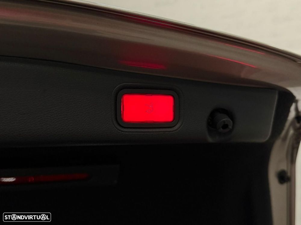 Mercedes-Benz E 300 de Avantgarde 4Matic - 58