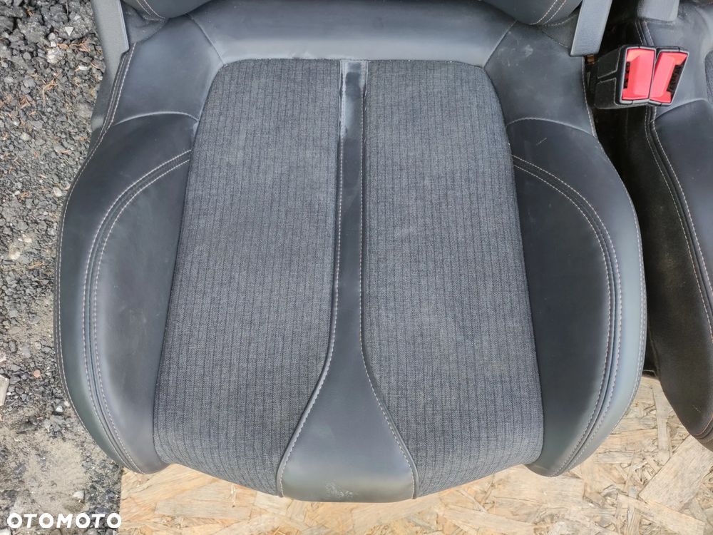 FOTELE KANAPY PEUGEOT 5008 II GT - 3