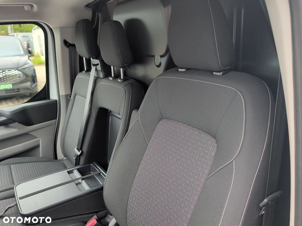 Ford Transit Custom - 11