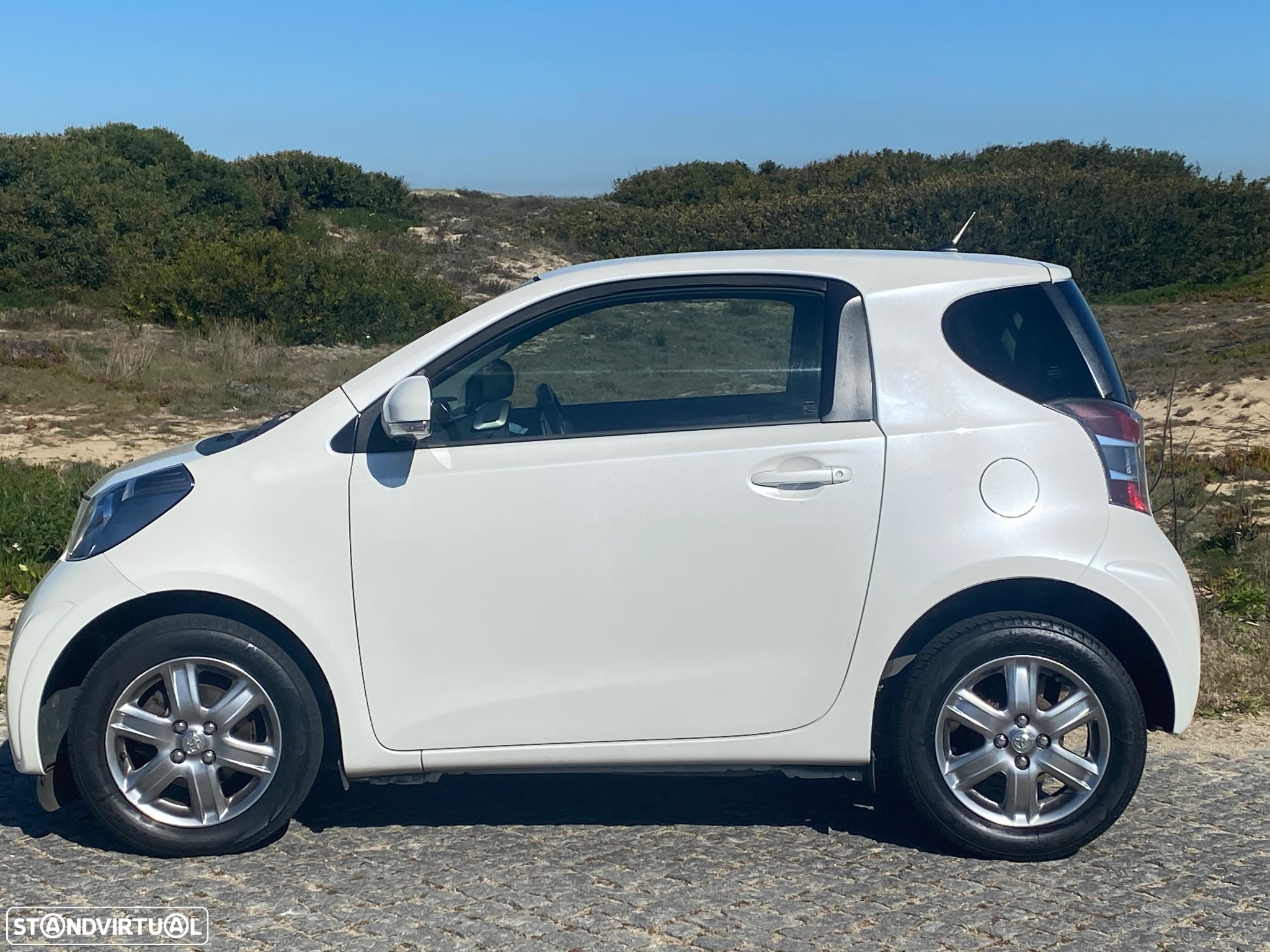 Toyota iQ 1.0 VVT-i 2 - 2