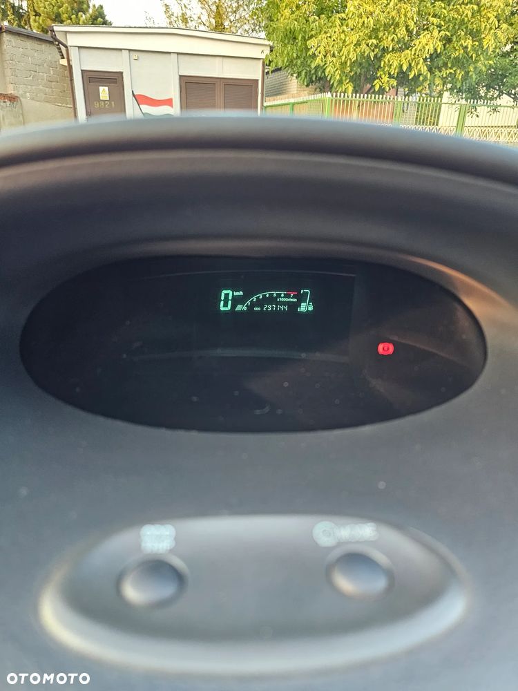 Toyota Yaris 1.0 Base - 16
