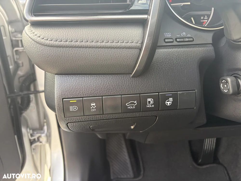 Toyota Camry 2.5 Dynamic - 19