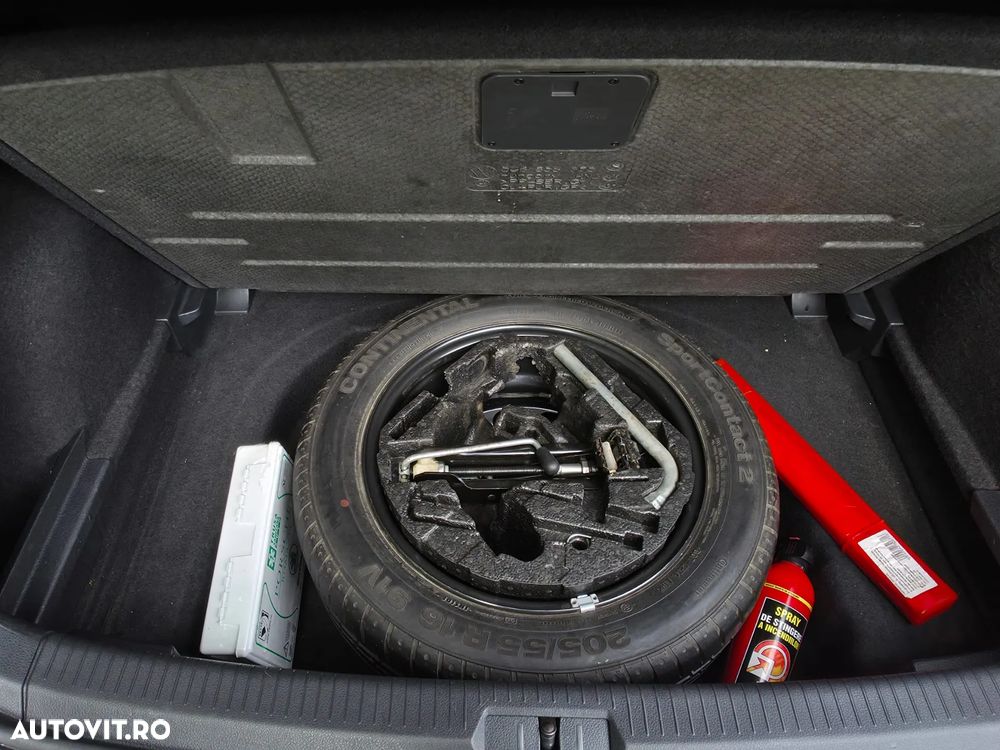 Volkswagen Golf - 25