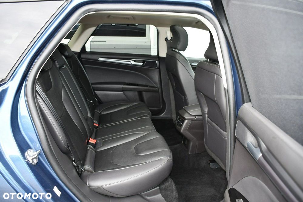 Ford Mondeo - 32