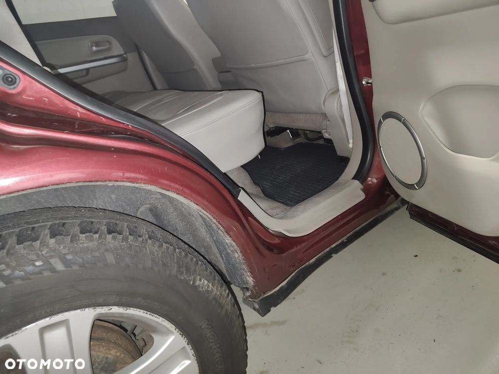 Suzuki Grand Vitara 2.7 V6 - 12