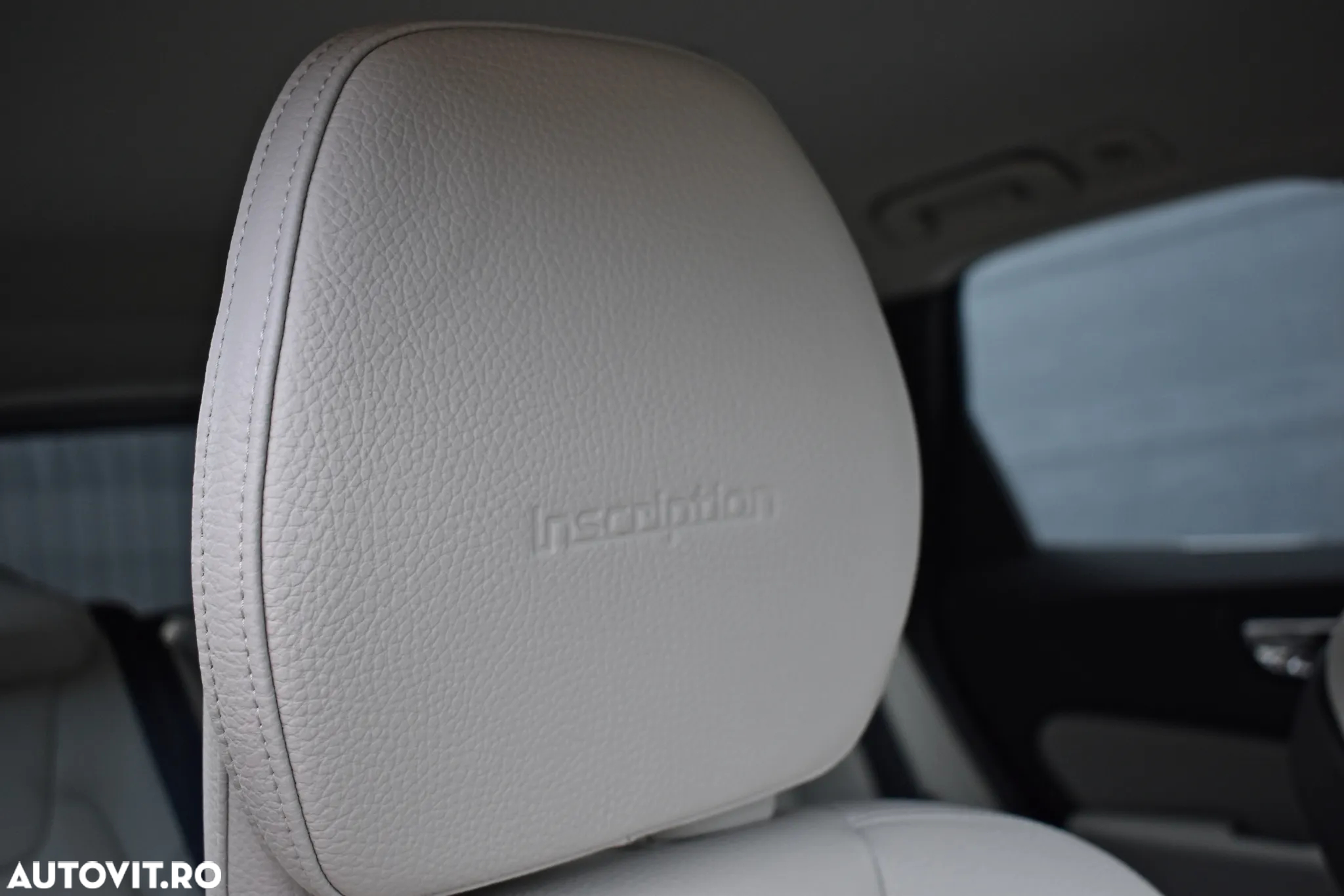 Volvo XC 60 B4 MHEV AT8 AWD Inscription - 19