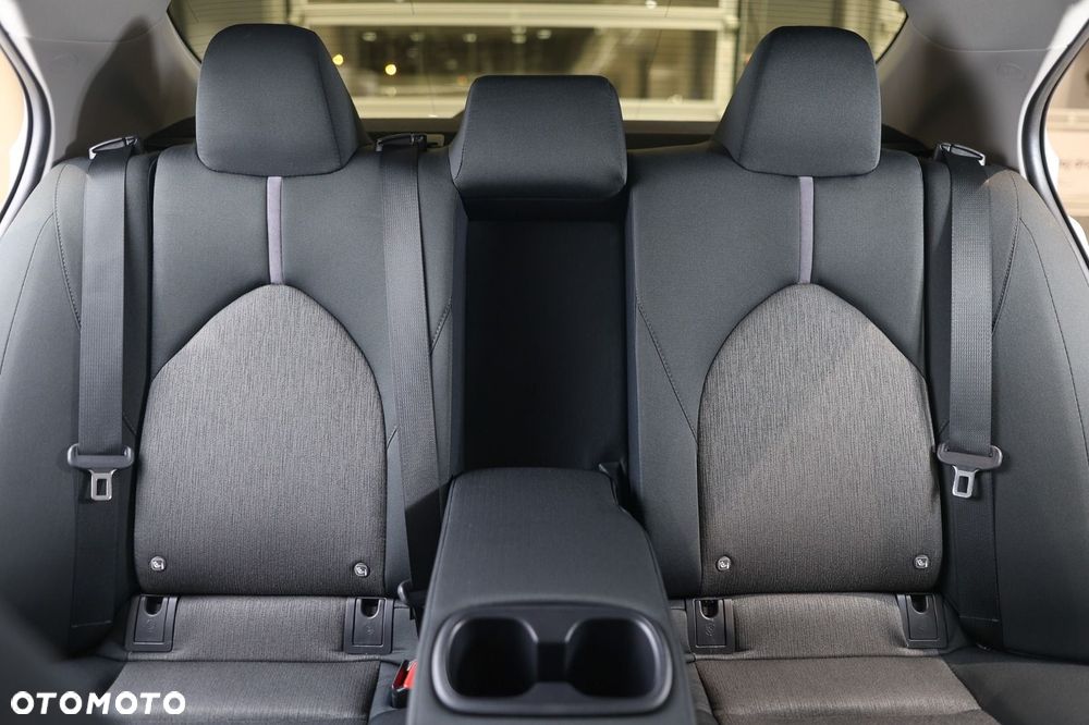 Toyota Camry - 18