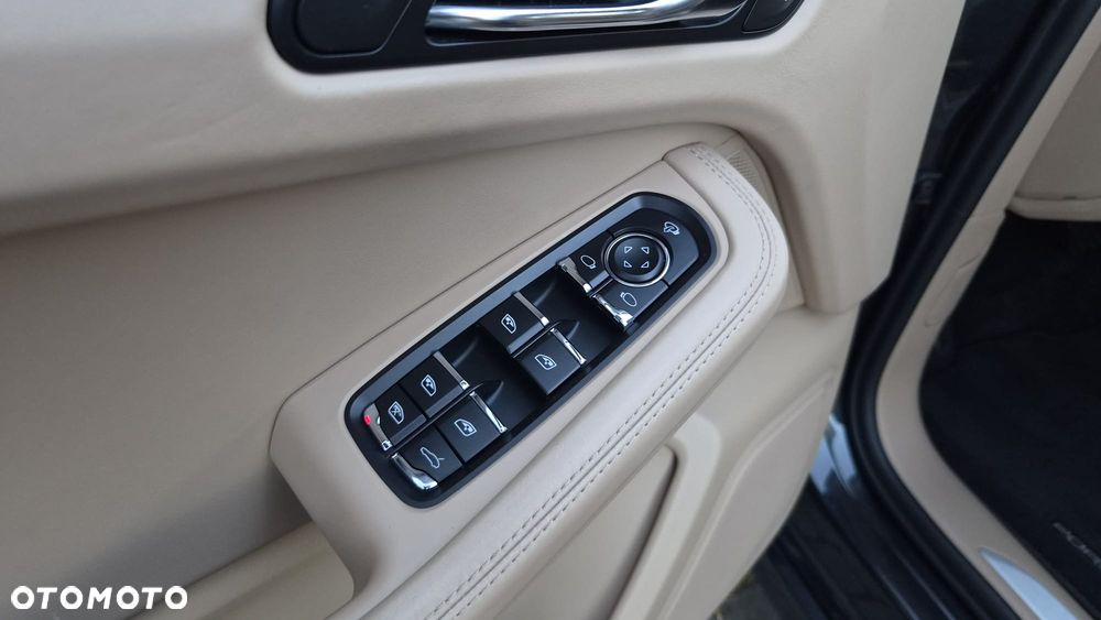 Porsche Macan - 37