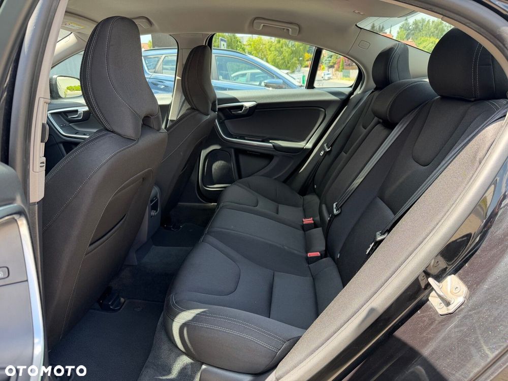 Volvo S60 T3 Drive-E Kinetic - 33