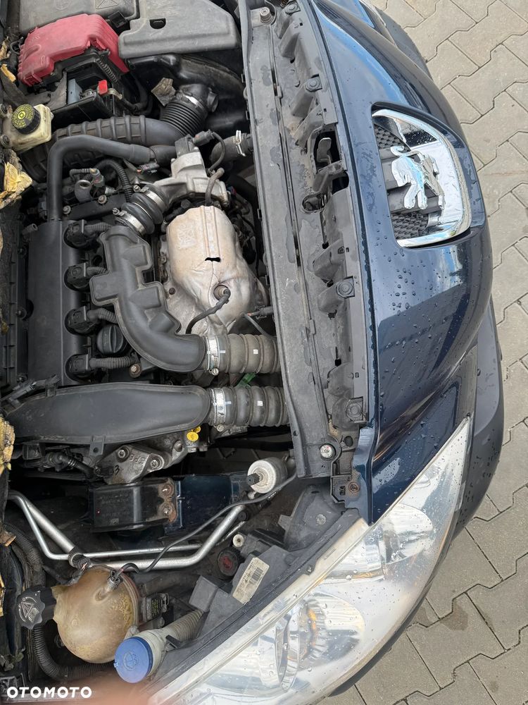 Peugeot 308 1.6 Premium - 12
