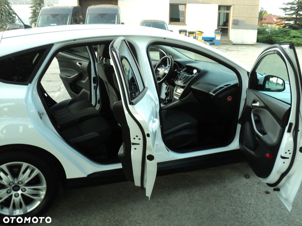 Ford Focus 1.6 EcoBoost Titanium - 11