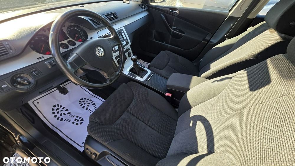 Volkswagen Passat - 16