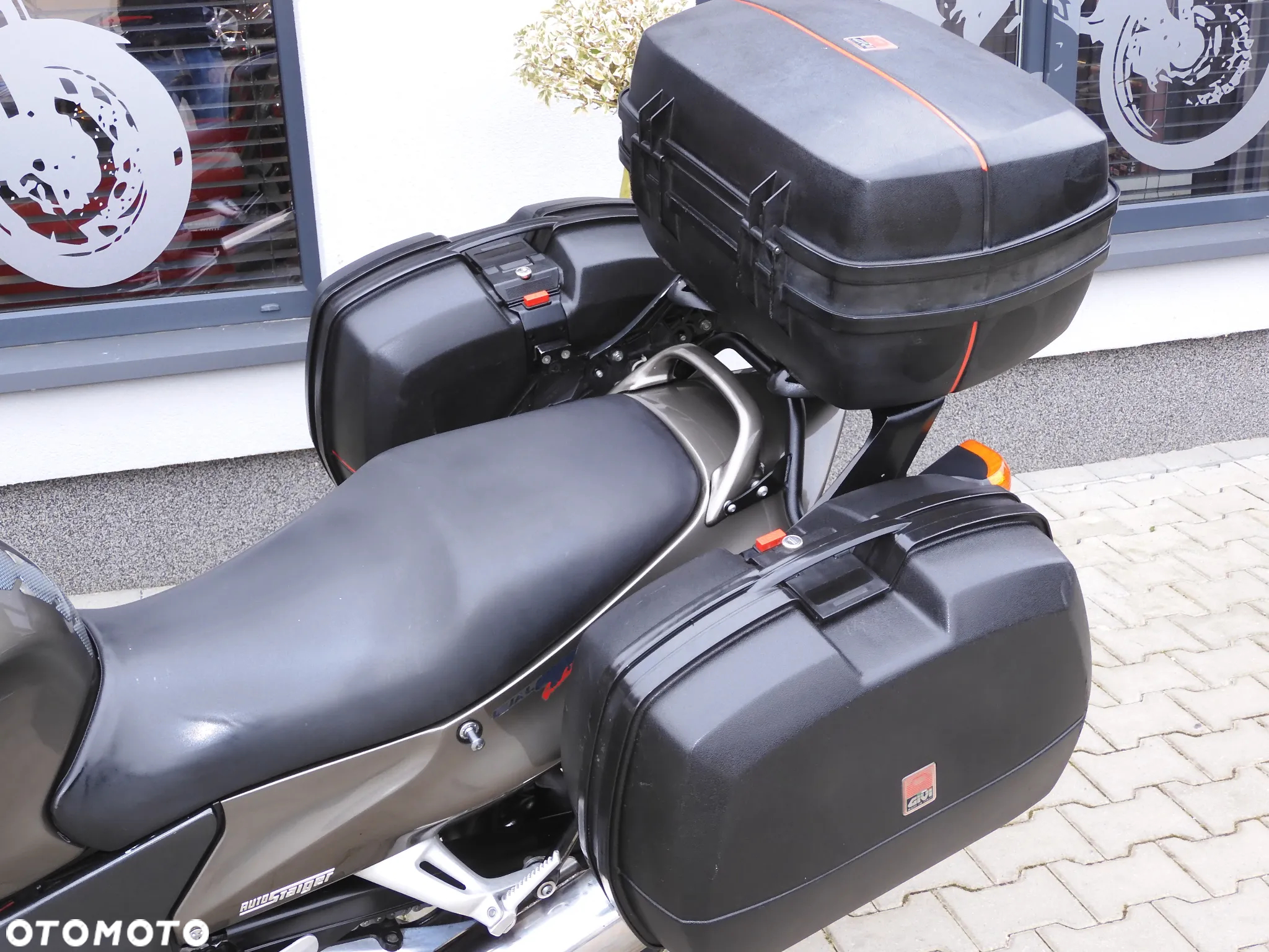 Honda CBR - 28