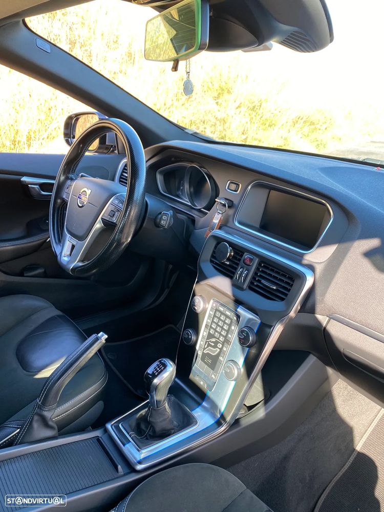 Volvo V40 1.6 D2 R-Design - 11